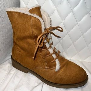 American Eagle Outfitters Sherpa lined boots